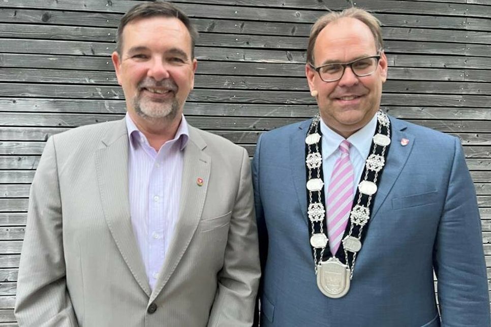 1. Stadtrat und damit Stellvertreter von Bürgermeister Mirko Spieckermann (re.) wurde Dirk Vowe.