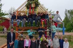 Richtfest des neuen Spielhauses.