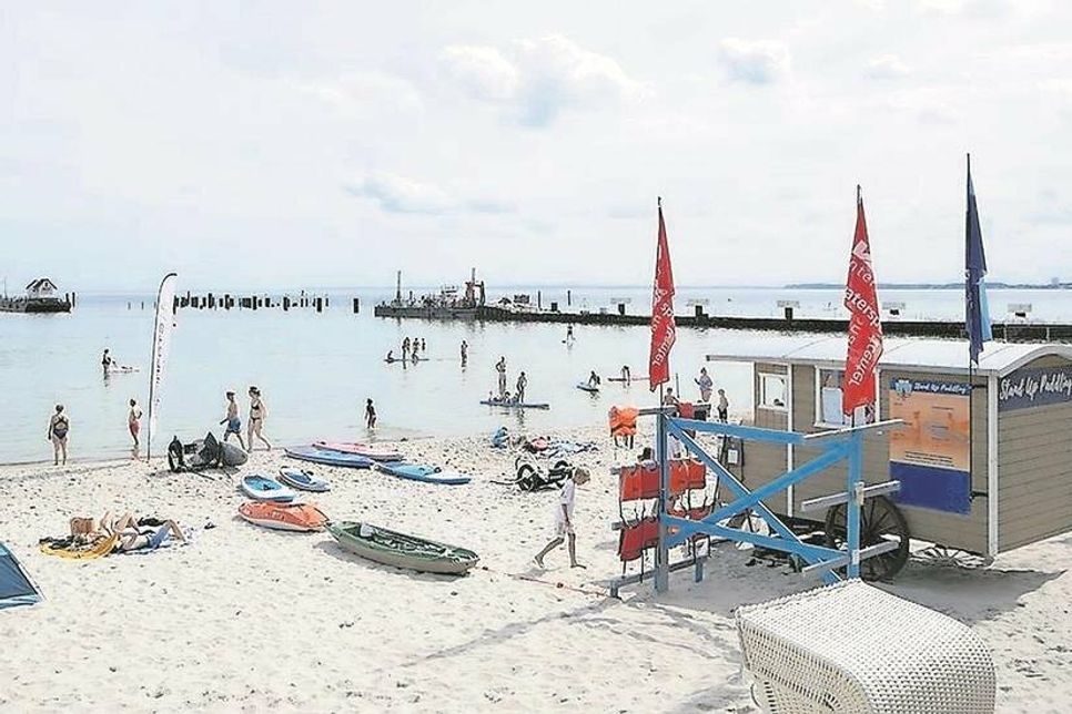 Die Seebrücke befindet sich gerade im Neubau und wird Mitte nächsten Jahres fertiggestellt. Bis dahin kann man sich die Zeit am Scharbeutzer Strand wunderbar mit einer Runde SUP vertreiben.