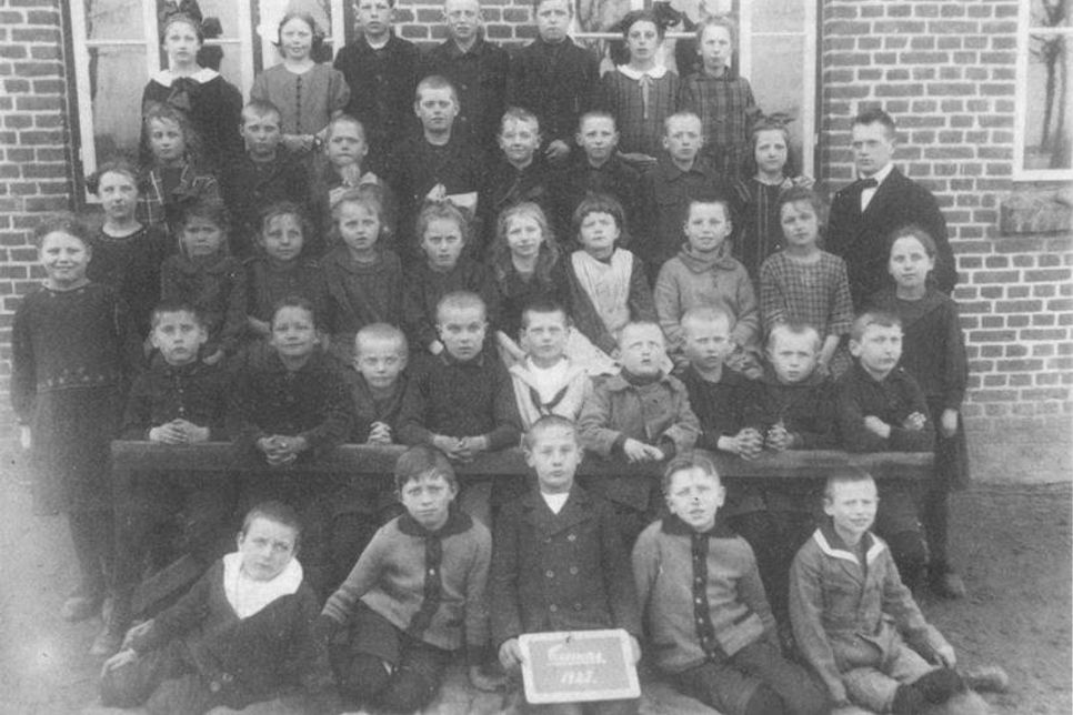 1925 entstand dieses Foto Cismaraner Schulkinder.