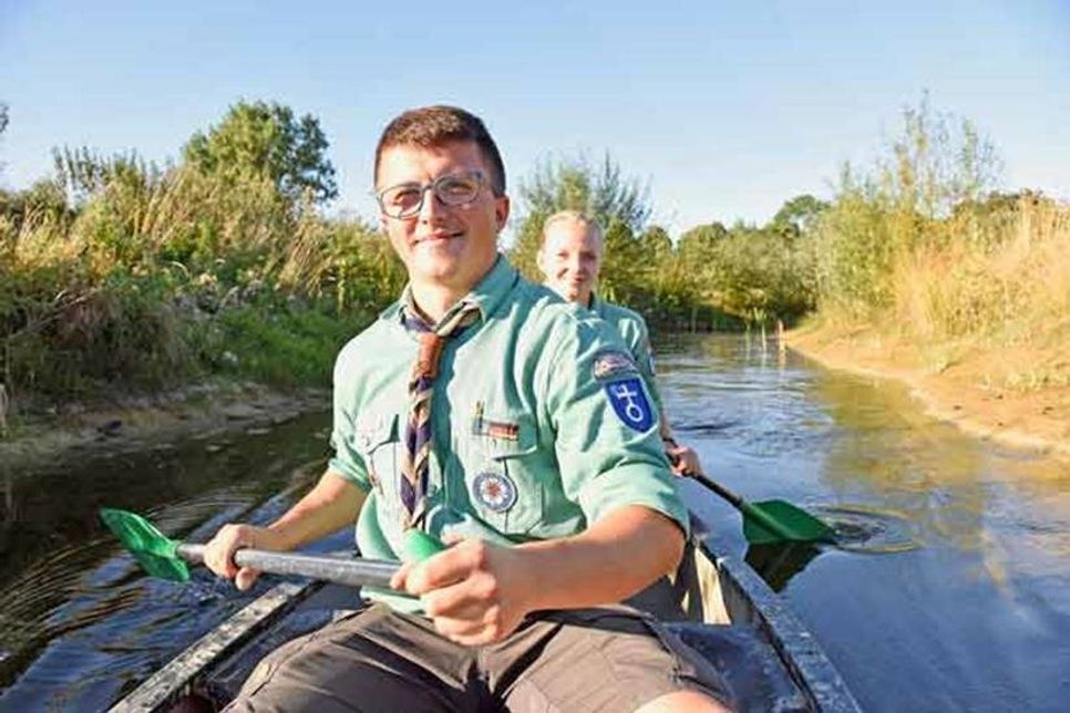 Selma Busse und Doron Michalski an den Rudern