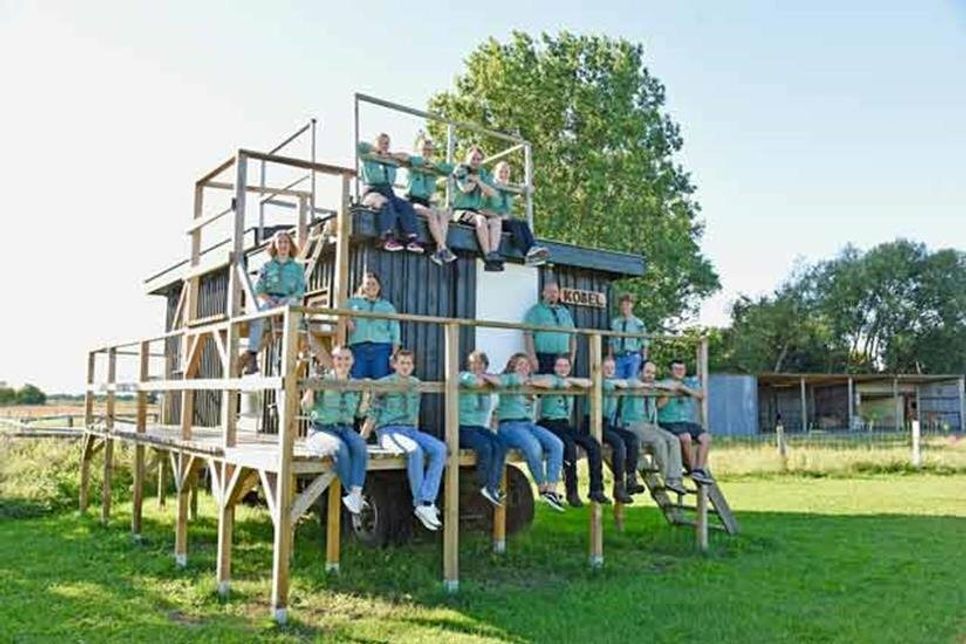 Naturentdeckerwagen mit Pfadfindern