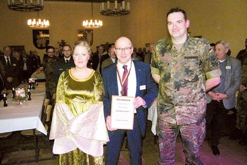 Die Heilige Barbara, Ehrenfeuerwerker Bürgermeister Martin Voigt und Oberstleutnant Ralph Stachowiak.