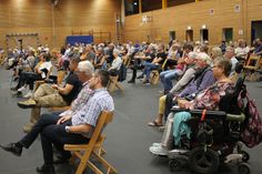 Knapp 200 Bürgerinnen und Bürger verfolgten das Geschehen in der Großsporthalle.