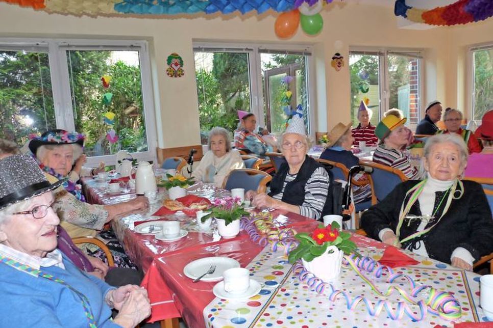 Fröhliches Beisammensein am Rosenmontag.