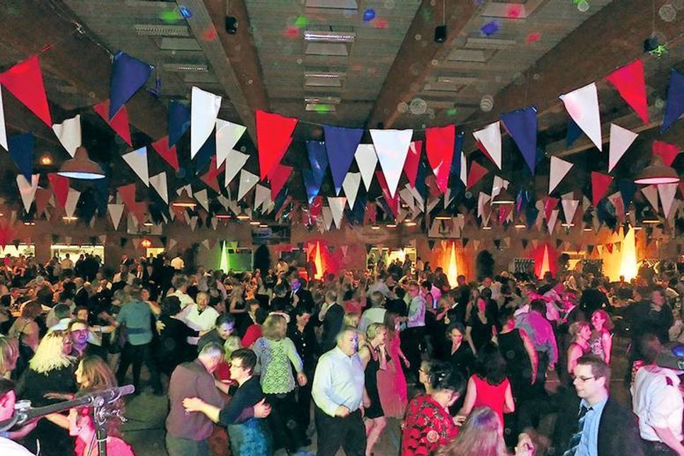 Sehr beliebt: Der Feuerwehrball in Ratekau