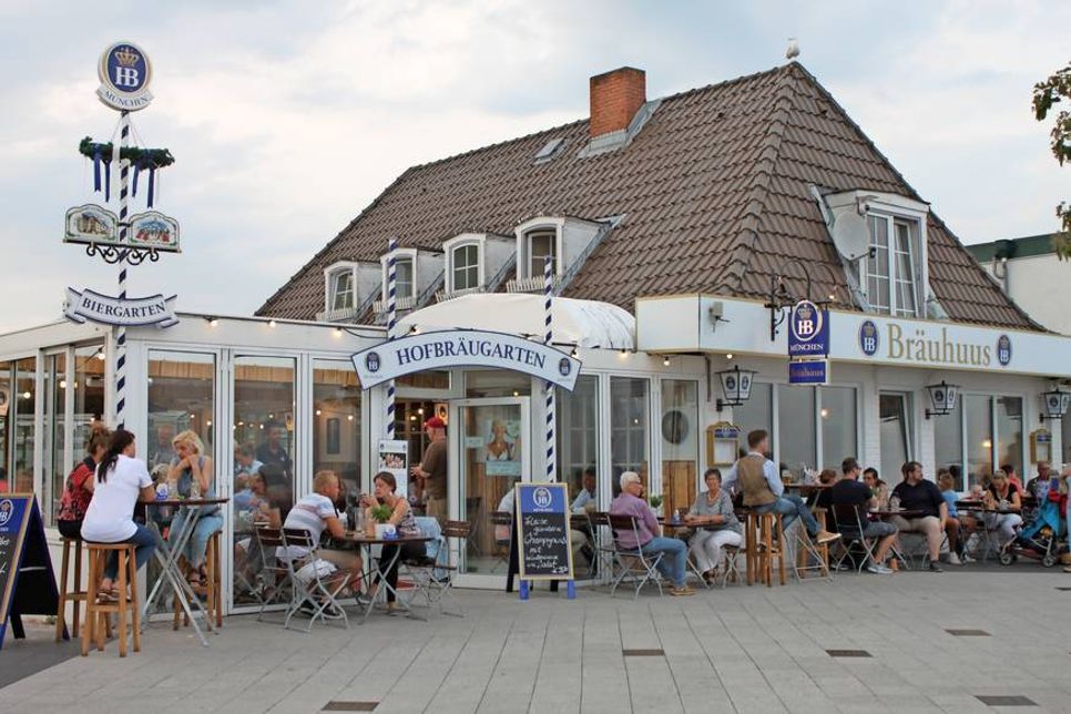 „Ein Prosit der Gemütlichkeit“: Klein München ist ab sofort in Grömitz an der Kurpromenade 36 zu finden.