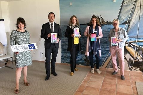 Margret Berner, Klaus Lademann, Dagmar Andersen, Stephanie Kahl und Ute-Maria Bleicker freuten sich gemeinsam über die Unterstützung.