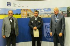 Kreispräsident Harald Werner, Kreiswehrführer Thorsten Plath und Landrat Reinhard Sager (v. lks.).