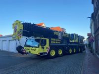 Ankunft des Mobilkrans in der Burgstraße.