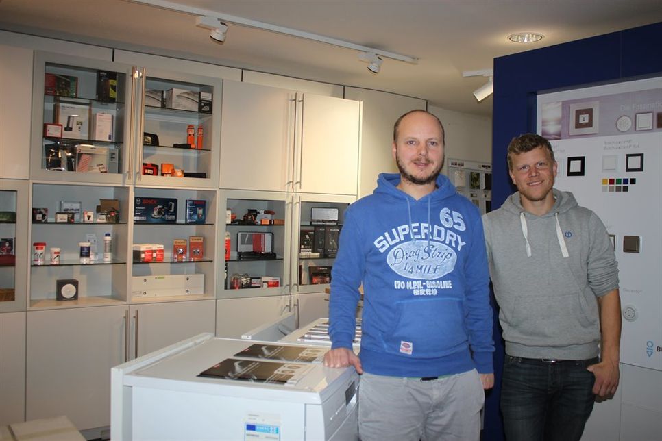 Mirko Willsch (lks.) und Jan Löhndorf. Das Duo steht stellvertretend für ein starkes Team der Firma Elektro Schiebold.