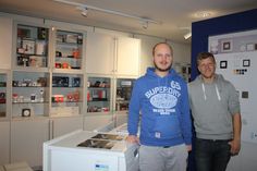 Mirko Willsch (lks.) und Jan Löhndorf. Das Duo steht stellvertretend für ein starkes Team der Firma Elektro Schiebold.