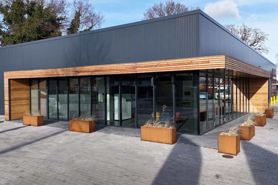 Der Firmensitz des Betriebes befindet sich im modernen Neubau in der Bredenfeldstraße 2b.