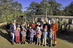 Die Schwimmkinder der DLRG Haffkrug-Scharbeutz besuchten mit den „Küstenladies“ den Vogelpark Niendorf.
