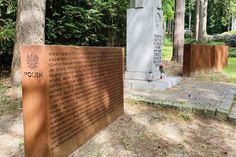 Denkmal auf dem Cap-Arcona-Friedhof in Haffkrug.