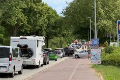 Auch ohne Baustelle gerät der Verkehr während der Stoßzeiten in der Eutiner Straße regelmäßig ins Stocken. Aktuelle Informationen zur Baustelle sind unter www.swnh.de/baustellen zu finden.