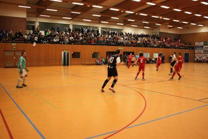 Die Spielzeit beträgt in der Gruppenphase 14 Minuten, ab dem Halbfinale 2 mal 10 Minuten.