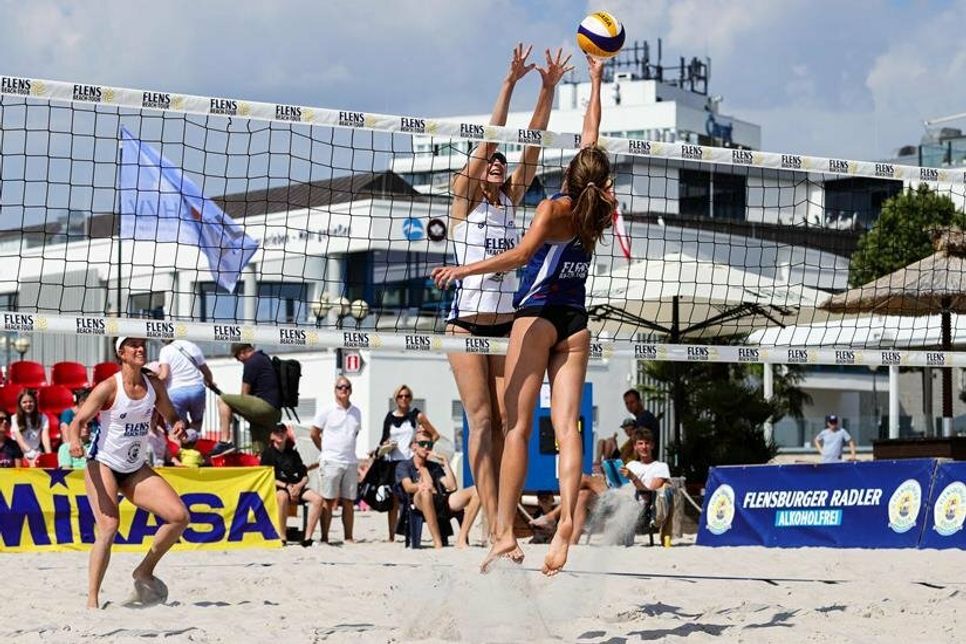 Die Titelverteidigerinnen aus dem letzten Jahr, Nele Barber und Laura Mählmann.