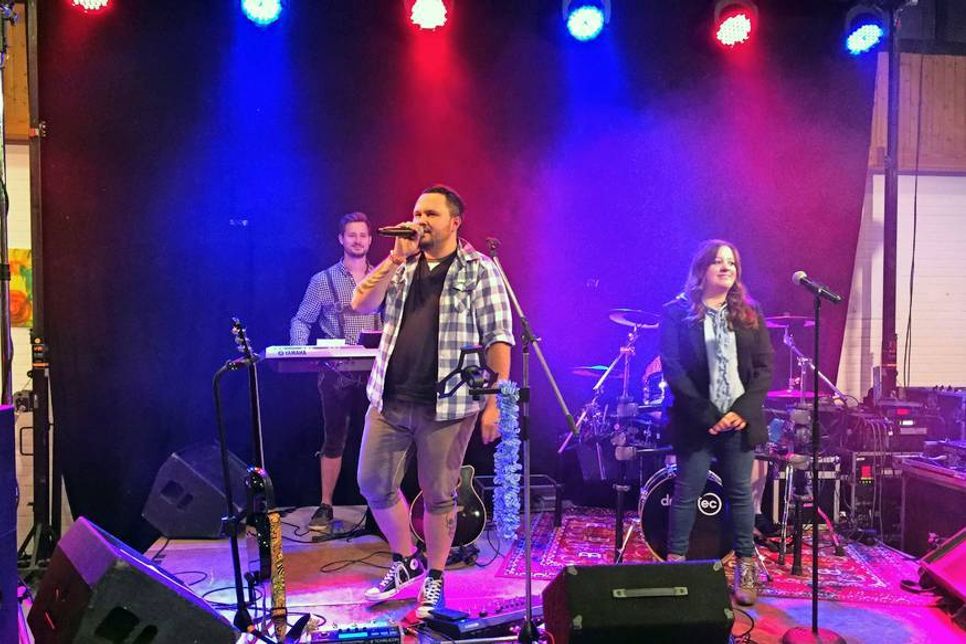 „In Takt“ begleiteten den Abend musikalisch.