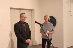 Reimer Faust und Anke Kessenich führten bei der Vernissage in die Thematik ein.