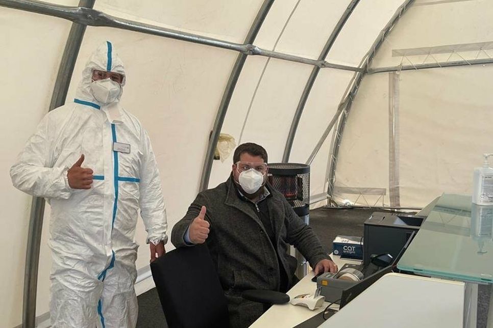 Weit über 100 Testwillige machen täglich bei famila „Halt“.