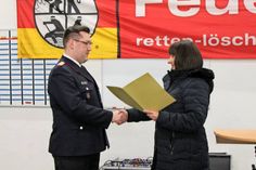 Alexander Wengelewski leistete den Amtseid an Bürgermeisterin Dr. Tordis Batscheider.