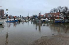 „Land unter“ am Netztrockenplatz in Neustadt.