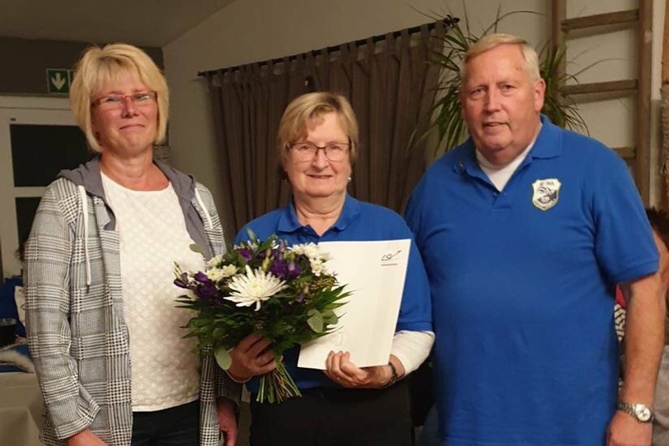 Anett Virsnitis (lks.), Hannelore Jöns und Hartmut Wieske.