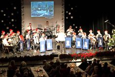 Das Akkordeon Orchester Ostseekrabben beim traditionellen Adventskonzert, in diesem Jahr zum 35. Mal.