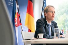 Mehr als vier Stunden hatte Ministerpräsident Günther mit seinen Amtskolleg*innen und der Kanzlerin per Videokonferenz getagt. Foto: Staatskanzlei