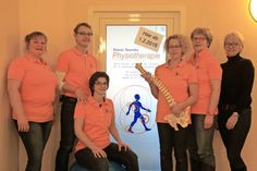 Dagmar Zolldahn, Rainer Swonke, Stefanie Wiebensohn, Karen Jüppner, Martina Momsen und Ingrid Swonke (Katja Meier fehlt) (v. lks.) freuen sich ihre Patienten in der neuen Praxis begrüßen zu können.