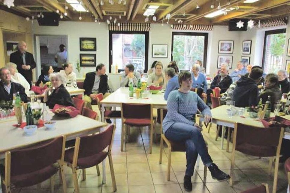 Zahlreiche Bürgerinnen und Bürger Stoltenbergs kamen zum Neujahrsempfang ins Dörpshus der Gemeinde Stoltenberg.