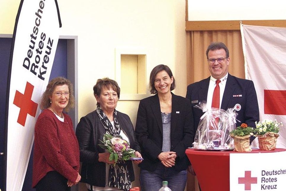 Ehrenmitgliedschaft: Angela Prühs (v.l.), Hannelore Queiß, Christine Lehmann und Björn Lüth.