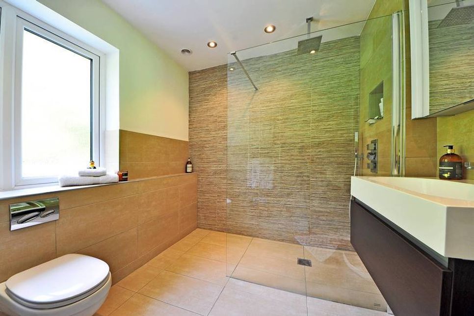 Bodengleiche Duschen bieten Komfort und Sicherheit.