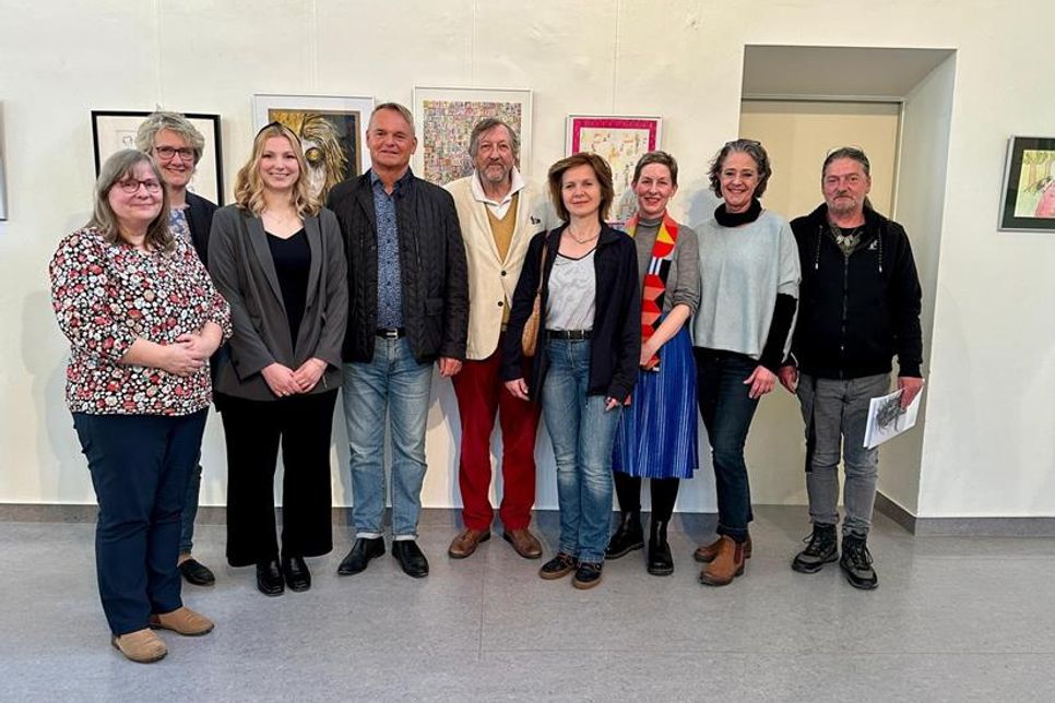 Die Jury mit den Preisträgern.