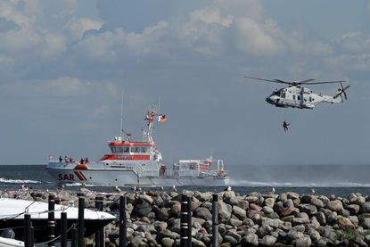 Die Strandbesucher konnten spektakuläre Rettungsvorführungen beobachten. (Foto:FFW Grömitz)