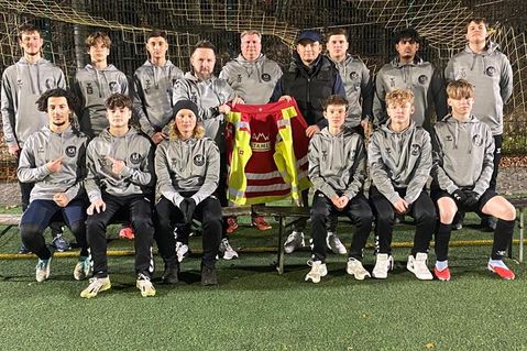 Die Mannschaft zeigte sich erfreut über die neue Ausstattung, die optimale Bedingungen für Training und Spielbetrieb bietet.