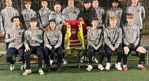 Die Mannschaft zeigte sich erfreut über die neue Ausstattung, die optimale Bedingungen für Training und Spielbetrieb bietet.