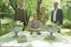 Friedrich von Ludowig, Standesbeamtin Nicole Paustian, Friederike von Ludowig und Bürgermeister Michael Robien (v. lks.).