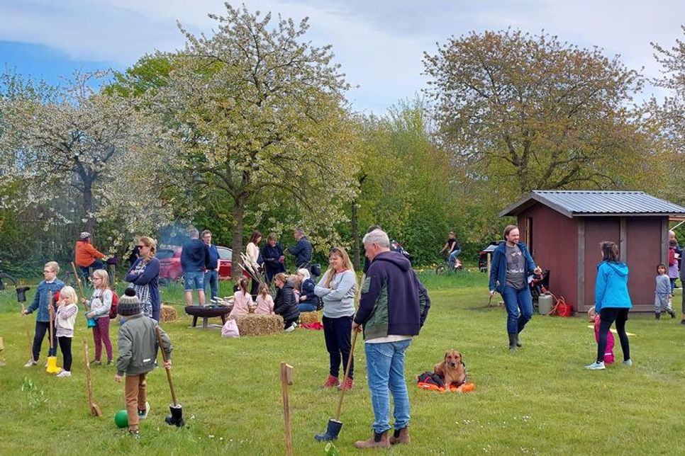 Egal ob Stockbrot am Lagerfeuer oder „Bauerngolf“ - auch die kleinen Besucher hatten jede Menge Spaß.