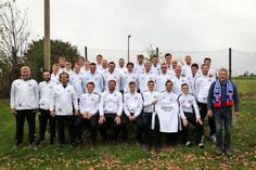 Riepsdorf. Der komplette Fußball-Herrenbereich des FC Riepsdorf hat vom Lohnunternehmen Manfred Hay, gleichzeitig 1. Vorsitzender, neue Präsentationsanzüge erhalten. (red)