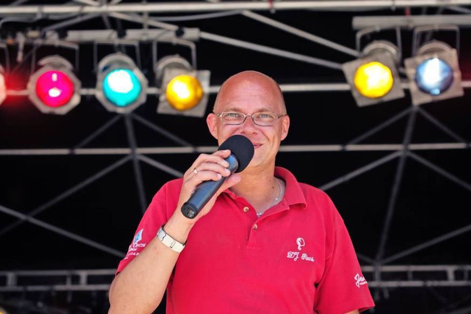 DJ und Musikmoderator René Kleinschmidt sorgt mit seinem bekannten Musik-Mix bei der Silvester-Party im Niendorfer Hafen von 21 bis 2 Uhr nachts für die richtige Stimmung. (Foto: Vögele)
