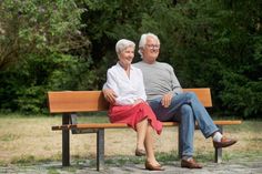 Wer viele Jahre gearbeitet hat, sollte auch seinen Lebensabend ohne finanzielle Not genießen dürfen. Foto: djd/VdK