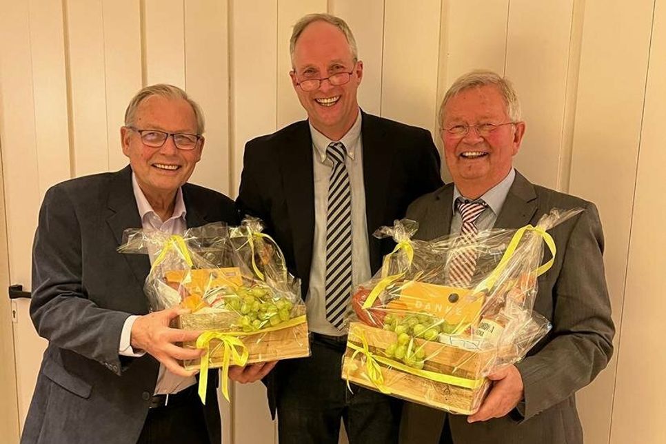 Jürgen Hüttmann, Lohnherr Bernd Schwoon und Fritz Schwardt (v. lks.).