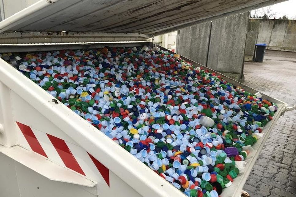 Voller Container auf dem ZVO-Recyclinghof in Neustadt.