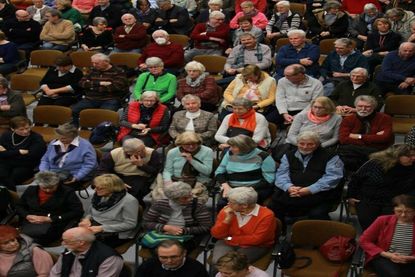 Der Theatersaal in der Jacob-Lienau-Schule war fast bis auf den letzten Platz besetzt.