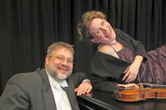 Juliana Soproni (Violine) und Thomas Goralczyk (Klavier) spielen im Jagdschlösschen am Ukleisee.