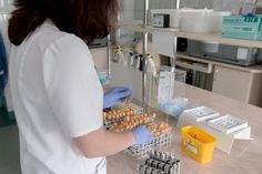 Ob ein Test gemacht wird, entscheidet ein Arzt.