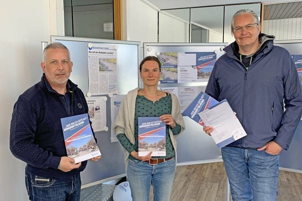 Bürgermeister Jörg Saba, Gesine Rauhut (Projektmanagerin) und Stefan Gabriel (Fachbereichsleiter Stadtplanung) freuen sich auf viele Gespräche am Tag der Städtebauförderung.