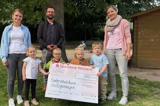 HVB spendete 300 Euro an den Kinderschutzbund